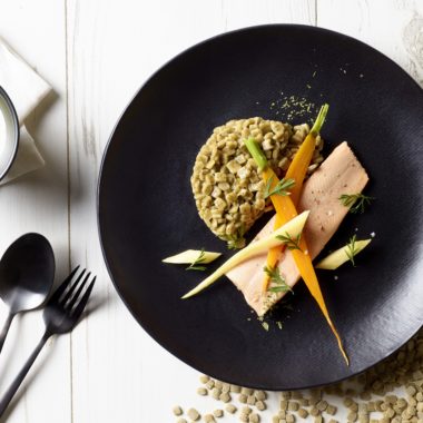 Crozets à l&rsquo;ail des ours, truite et légumes cuits au four