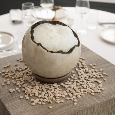 Crozets torréfiés, mousse au beaufort et oignons frits